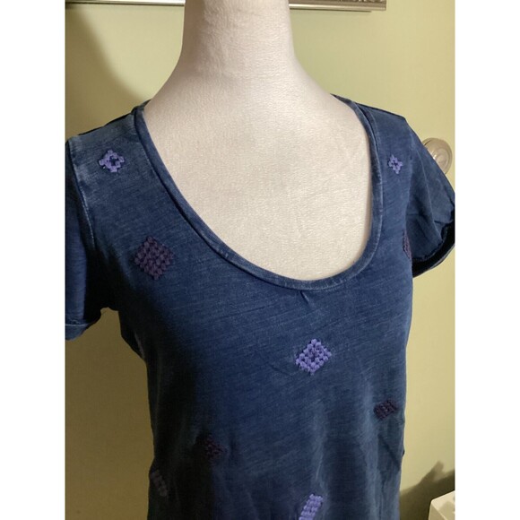 Lucky Brand Women's Size M Blue Embroidered Diamond Short Sleeve Blouse - Picture 2 of 7